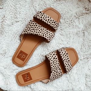 DV} Bryn Asymmetrical Slide Sandals